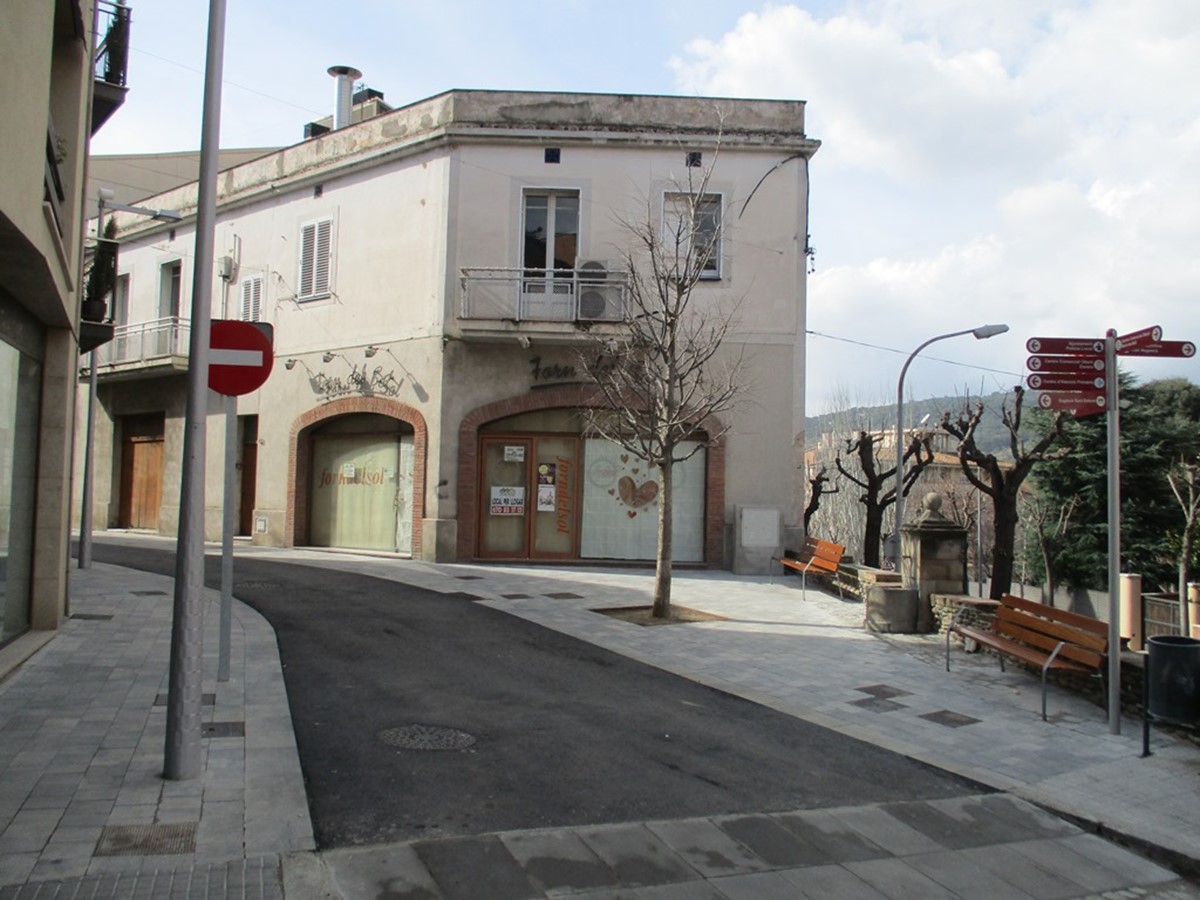 Obres de rehabilitació d'un tram del Carrer Calàbria a La Garriga